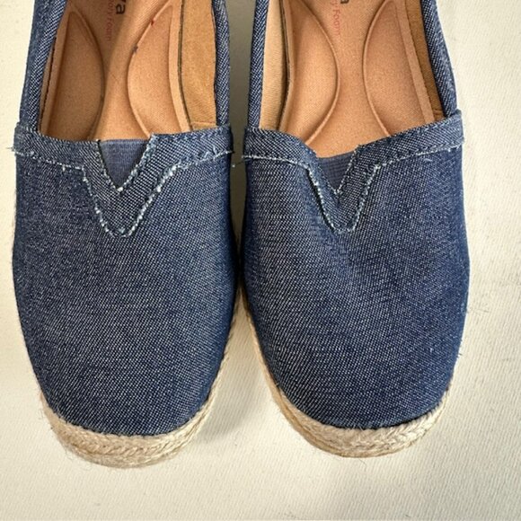 Comfortiva Navy denim espadrille flats with a jute-wrapped sole Size 8.5 M - Picture 7 of 7